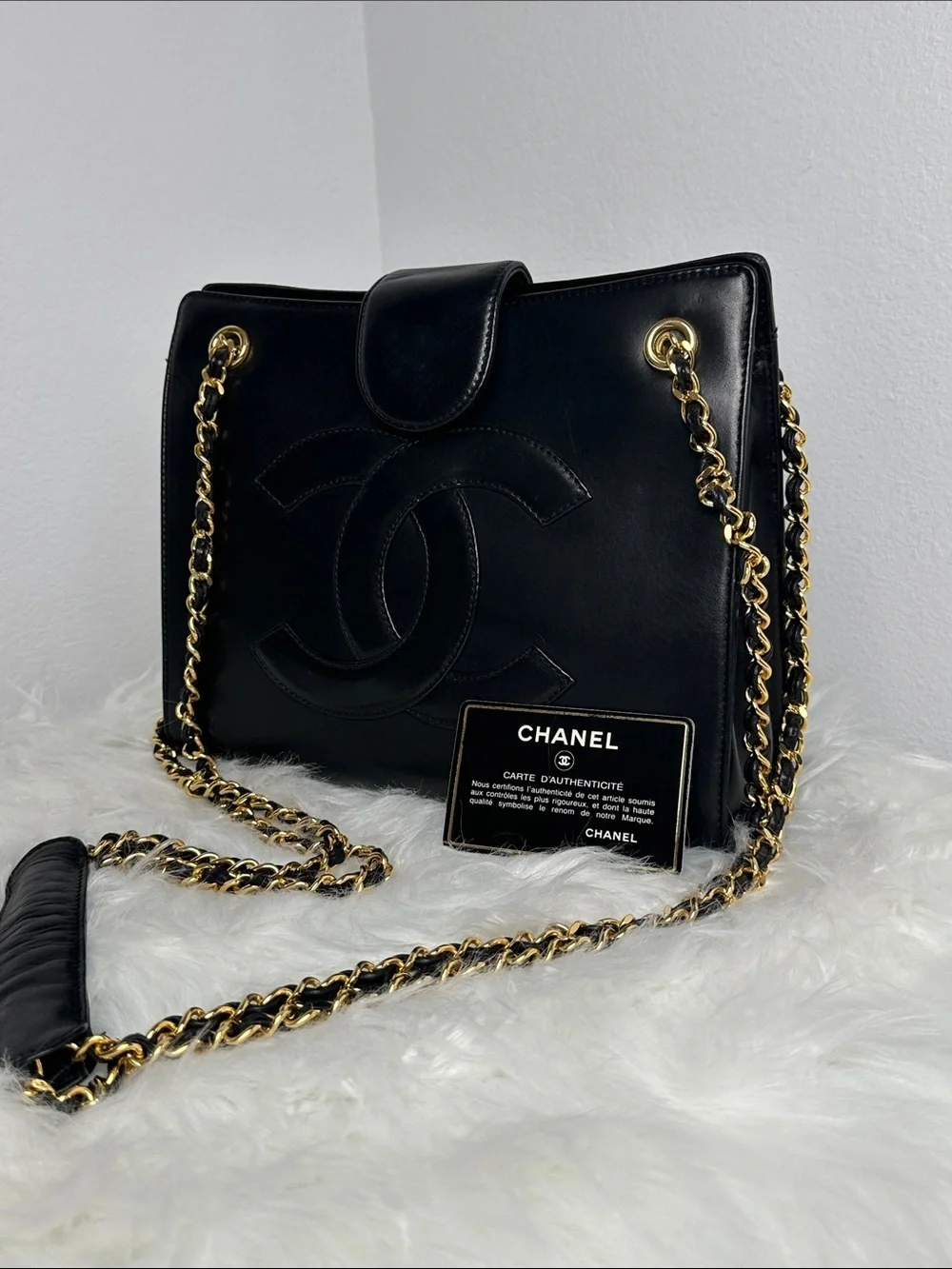 💯Authentic CHANEL Black Lambskin Shoulder Bag with Gold Chain Strap🍀